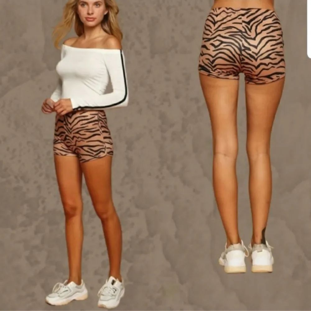Heart & Hips Tiger Stripe Shorts - Picture 2 of 9